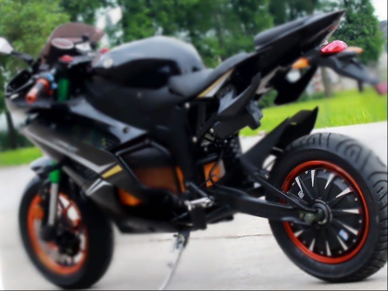 /16861moto180818.jpg