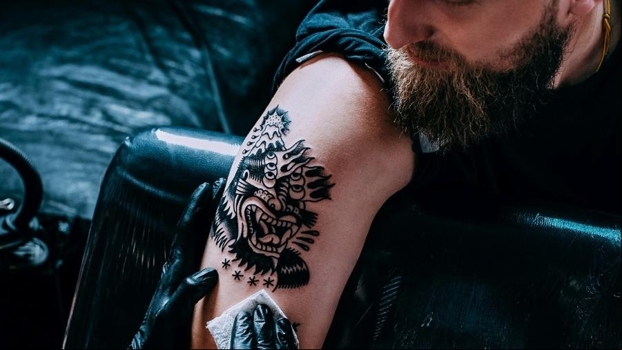 /18777homem-fazendo-tatuagem-1565985356707_v2_900x506.jpg