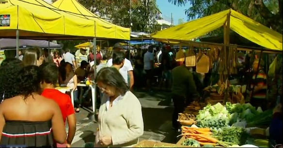 Feira livre de domingo é antecipada para o sábado