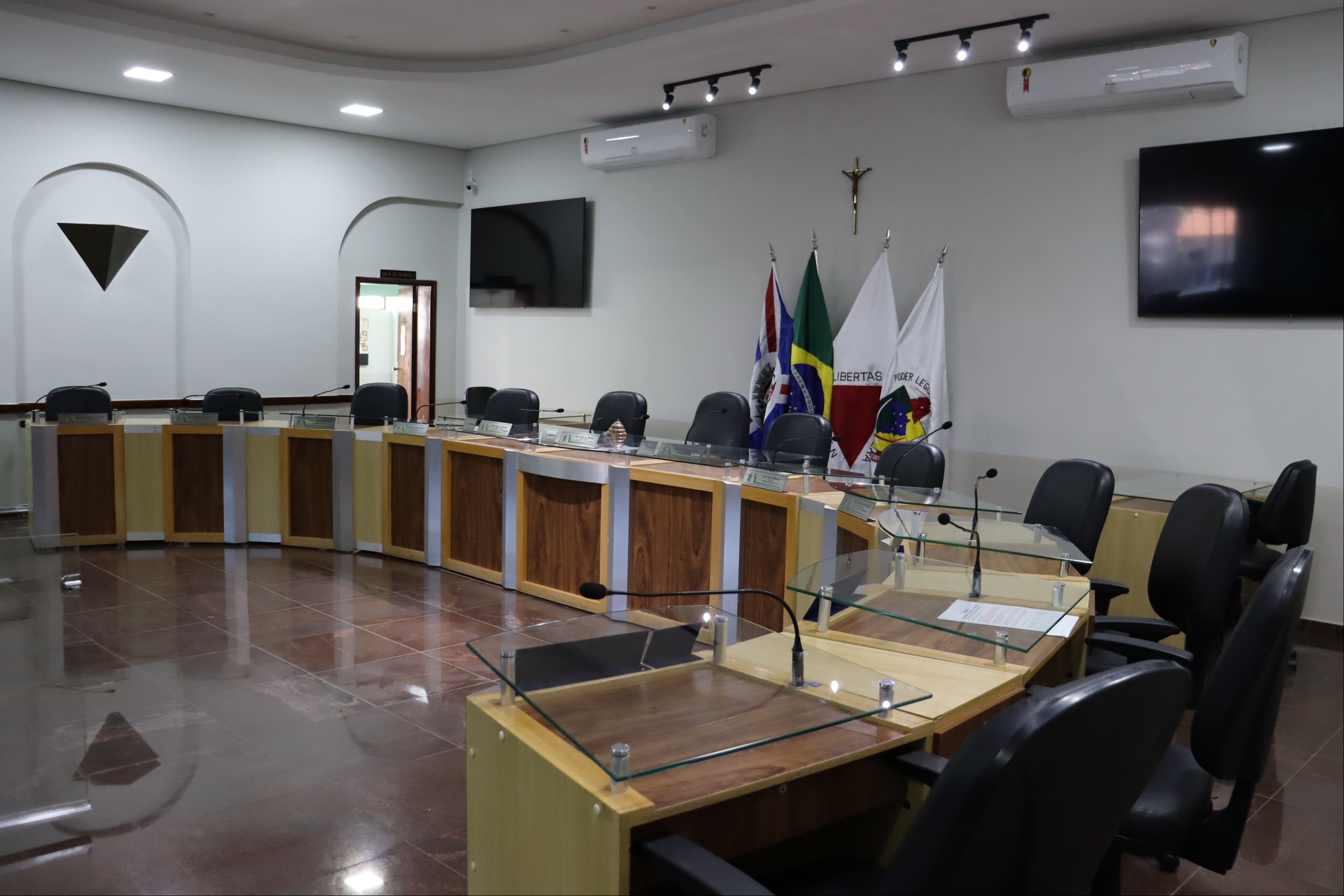 Só 4 partidos atingiram quociente eleitoral